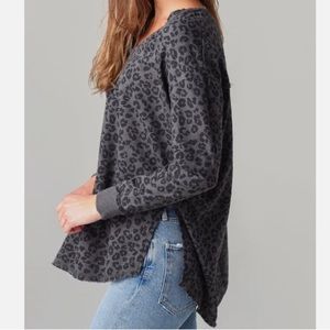 Z Supply weekender tunic grey black leopard print v neck